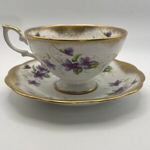 VTG 2401 RARE Royal Standard Purple Violets‎ Gold Brushed Teacup Saucer MCM-RARE